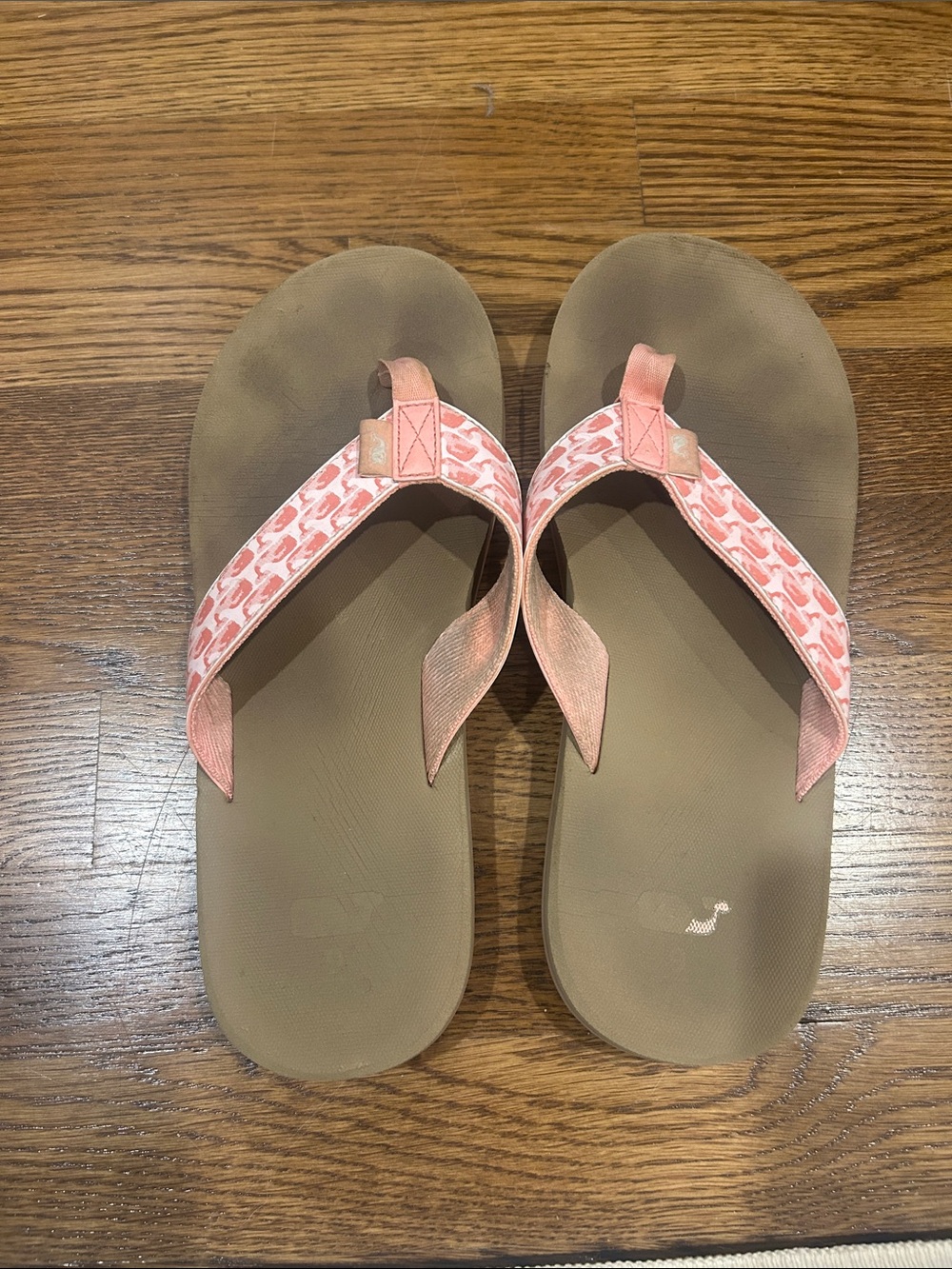 Vineyard Vines Pink Patterned Strap Brown Footbed Flip Flops